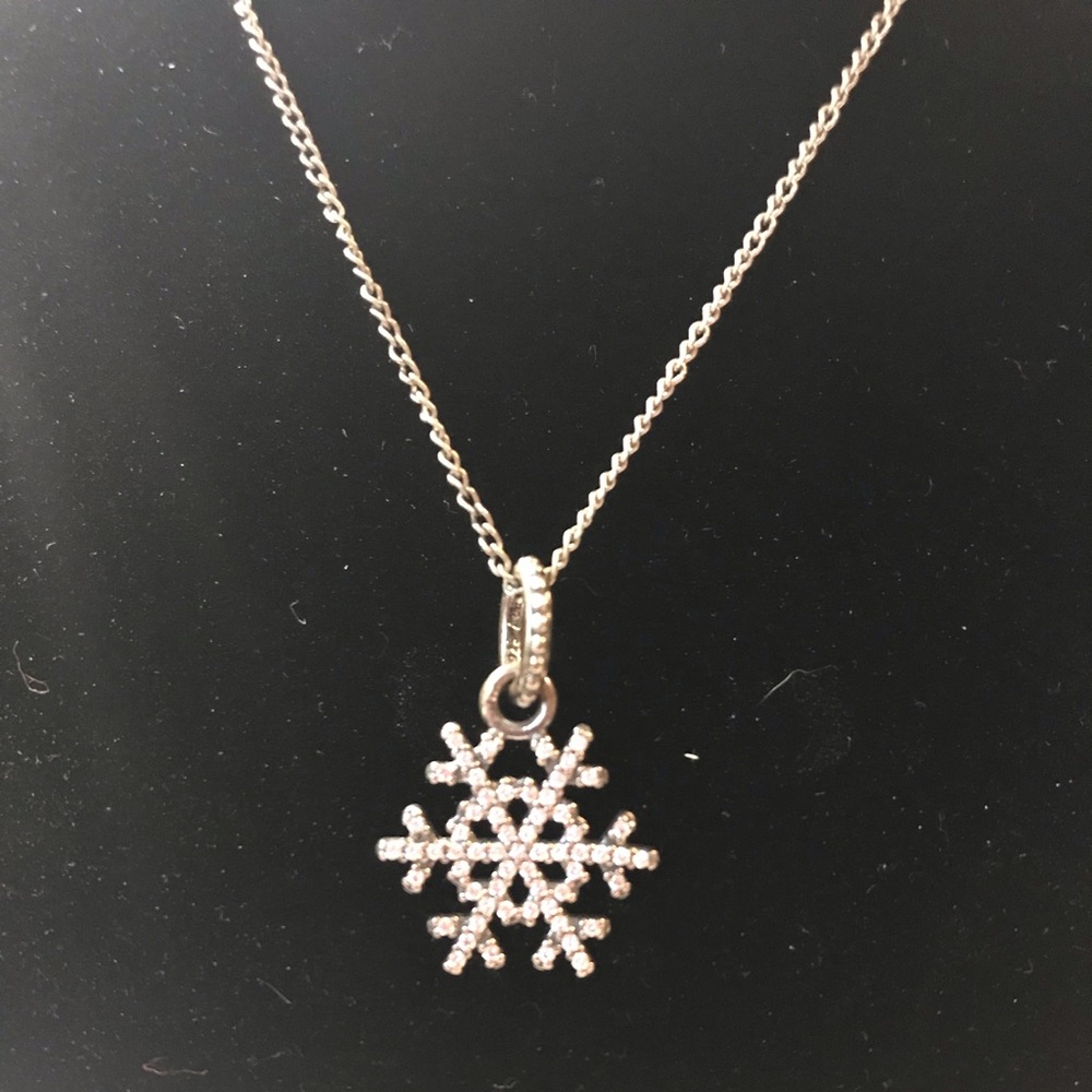 Sparkly snowflake necklace